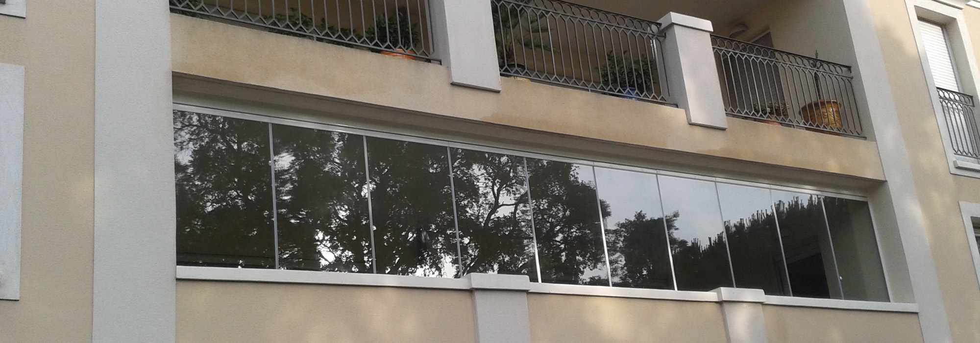 Fermeture en verre pour balcon en copropriété