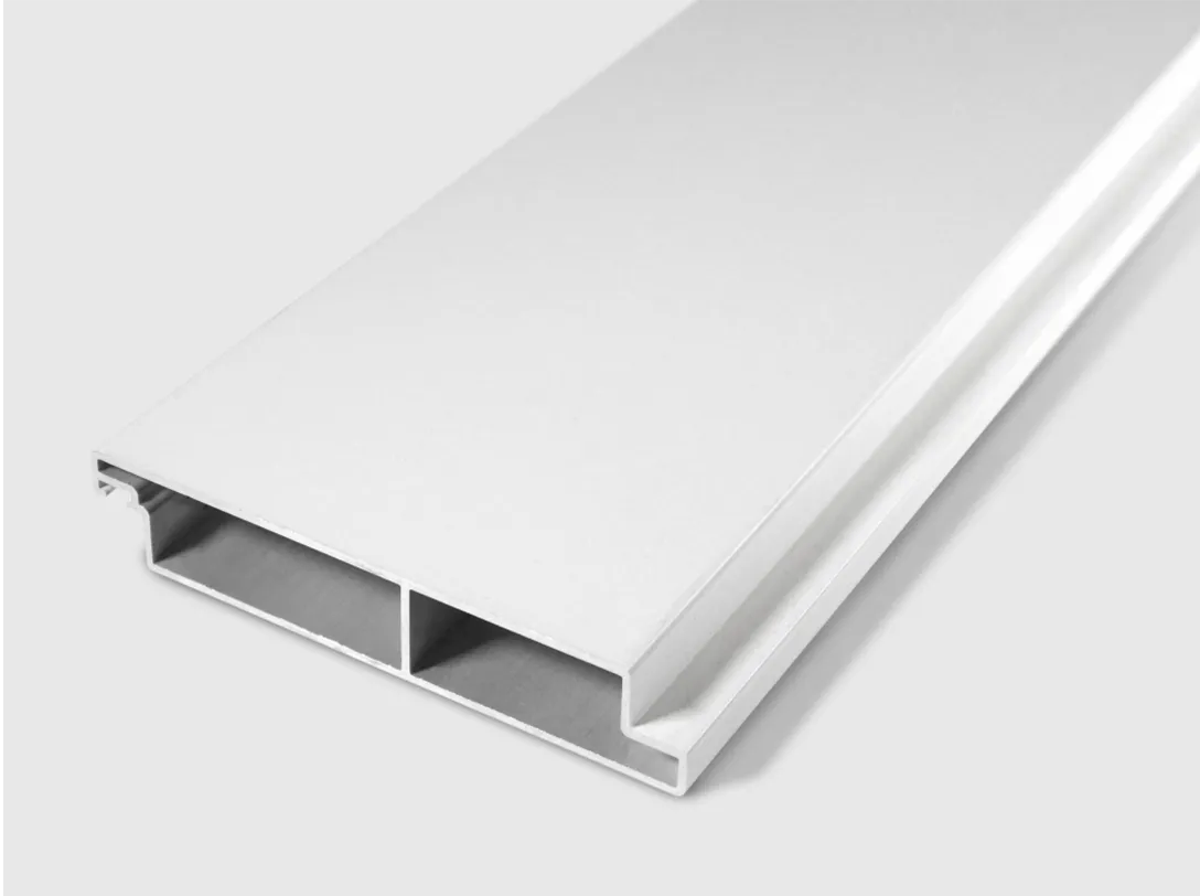 Store vertical enrouleur extérieur installé pour une pergola