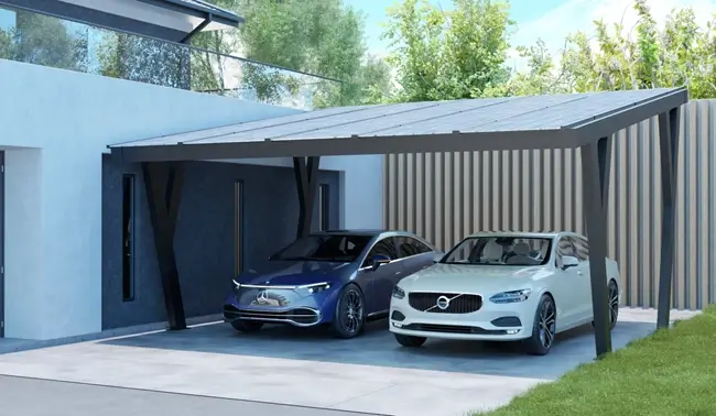 La Carport Photovoltaique haut de gamme sur mesure et couleur personnalisée blanche pour couvrir et abriter une terrasse de restaurant.